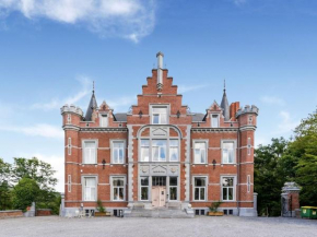 Attractive Appartment in Castle in Gesves with fenced garden